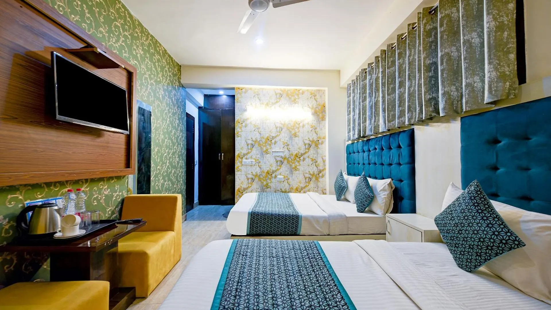 ***  Hotel The White Sand Suites New Delhi India