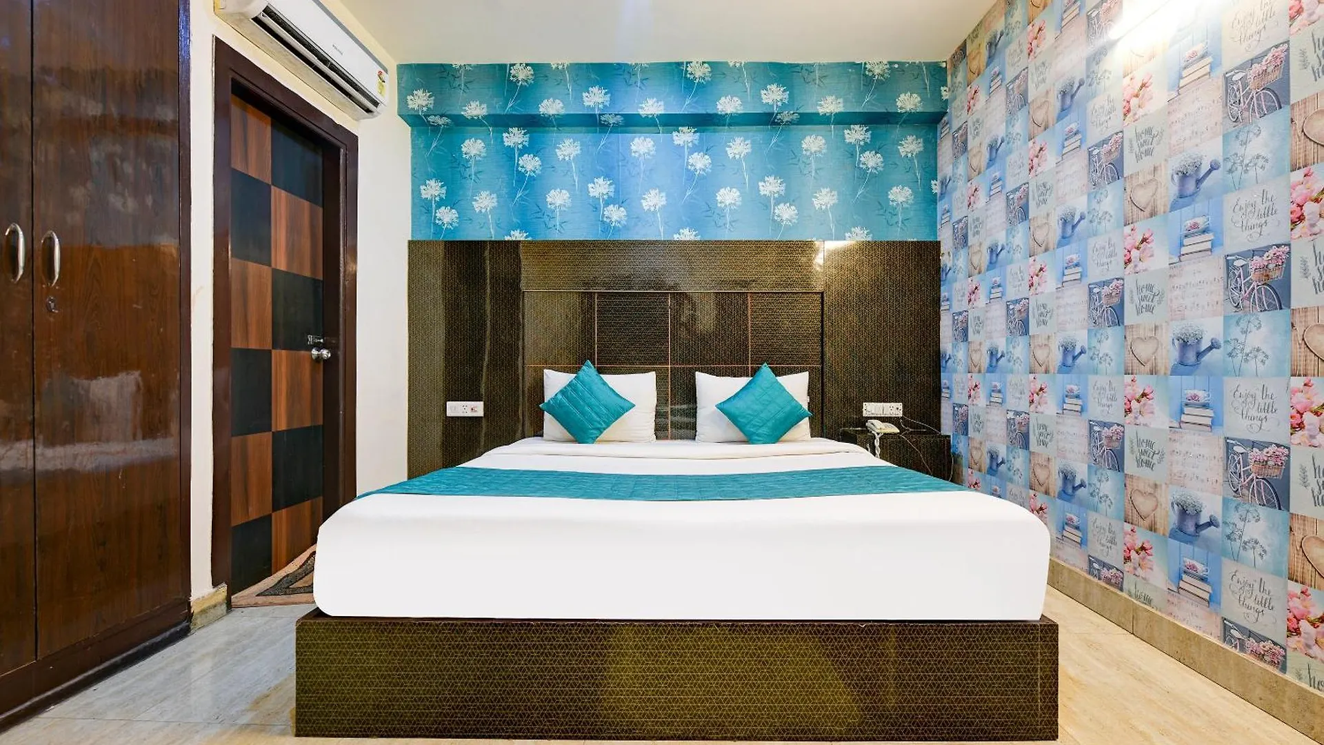 Hotel The White Sand Suites New Delhi 3*,