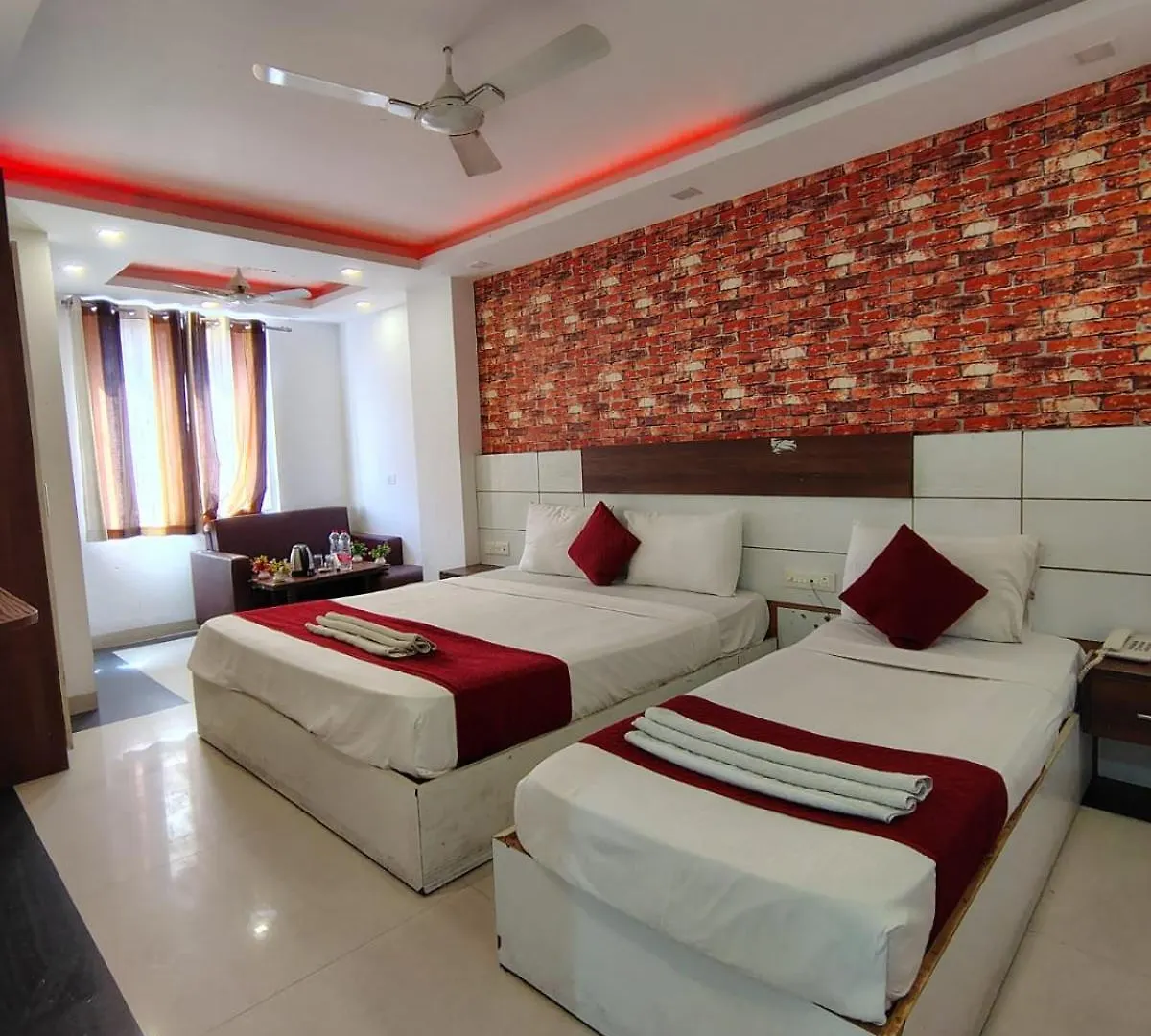 Hotel The White Sand Suites New Delhi