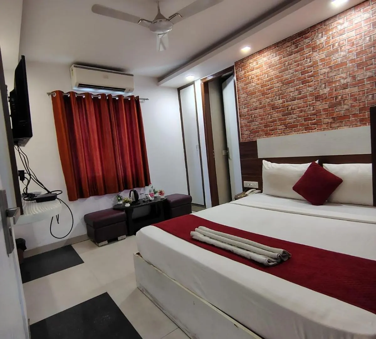 Hotel The White Sand Suites New Delhi 3*,