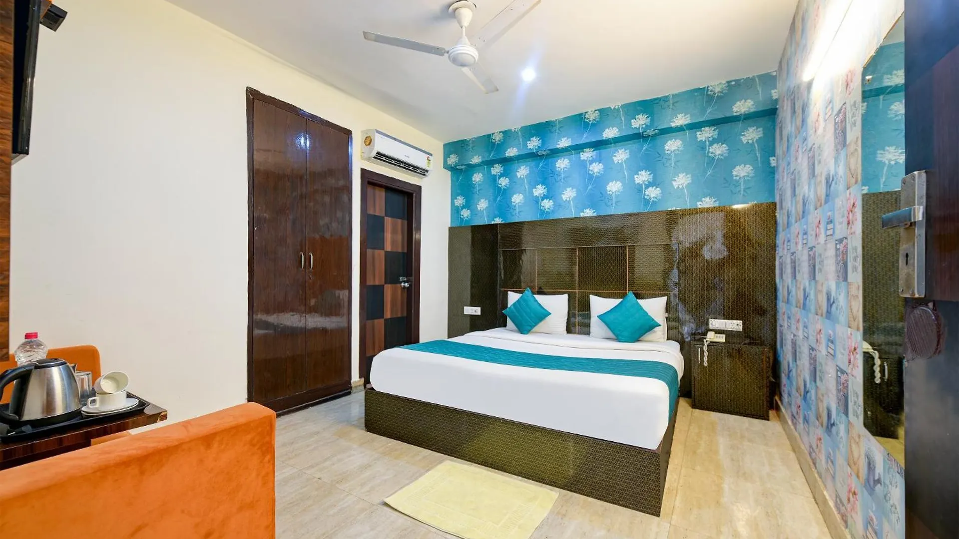 Hotel The White Sand Suites New Delhi