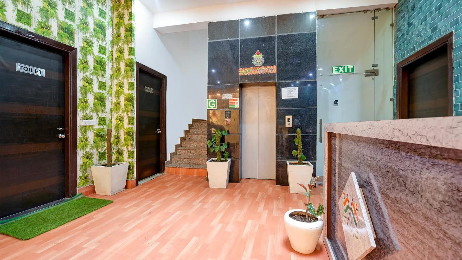 Hotel The White Sand Suites New Delhi