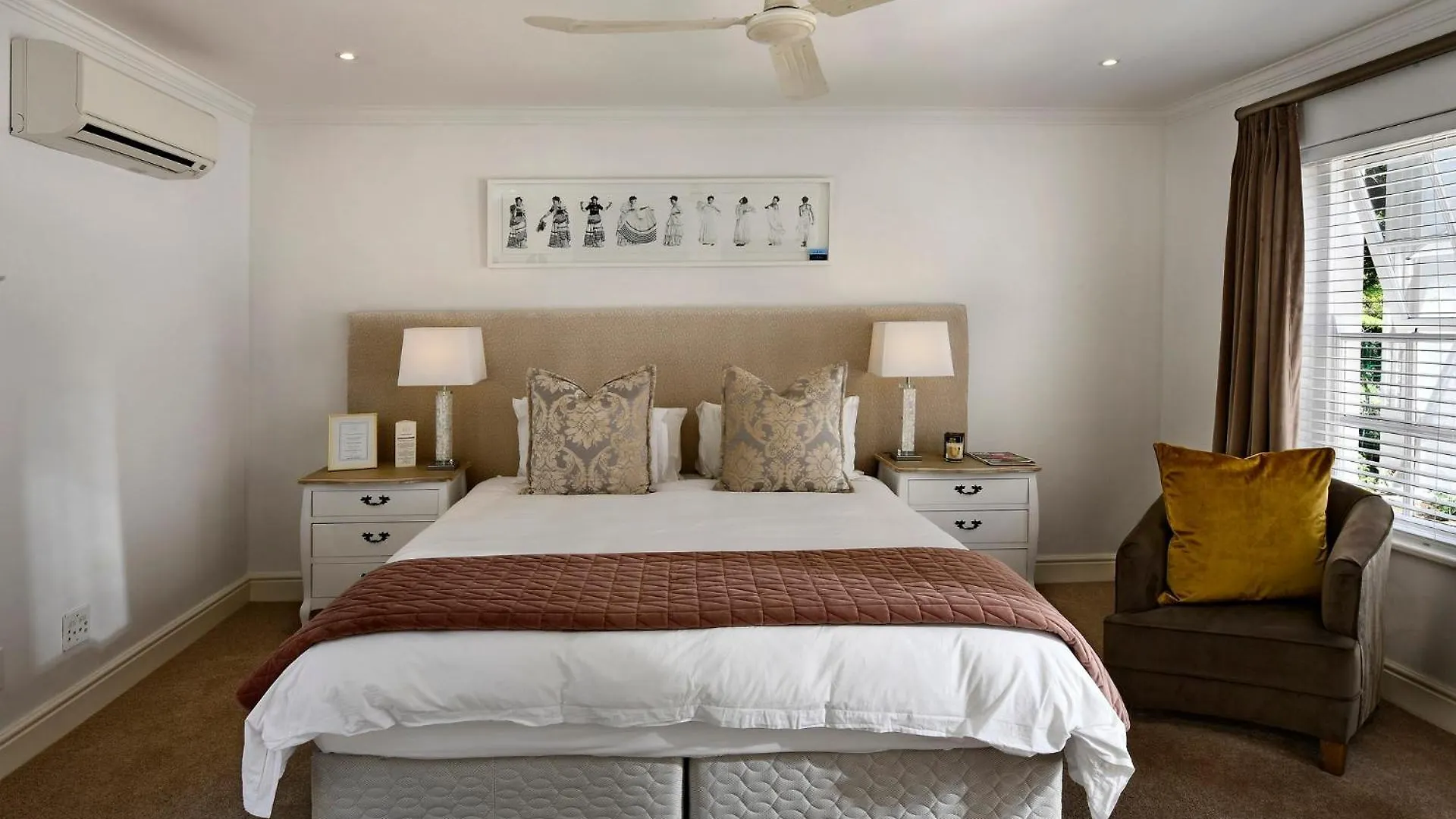 Hotel The White Sand Suites New Delhi